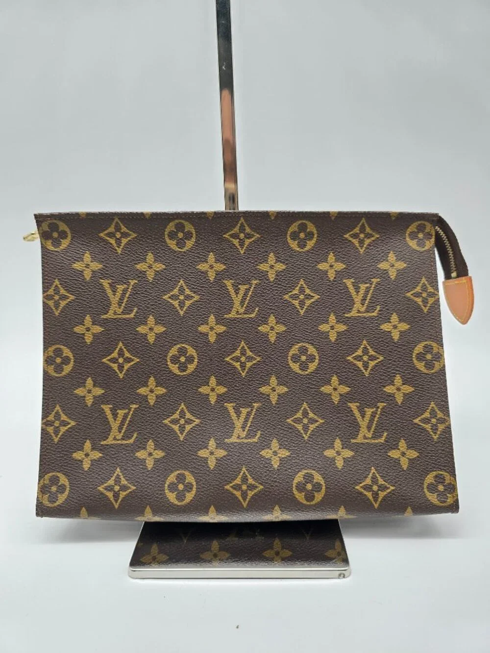 Louis Vuitton classic louis